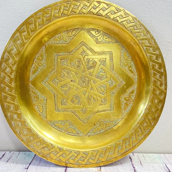 Vintage Islamic Brass Tray, Plate with handmade engraved ornaments the middle - Picture 2 of 10
